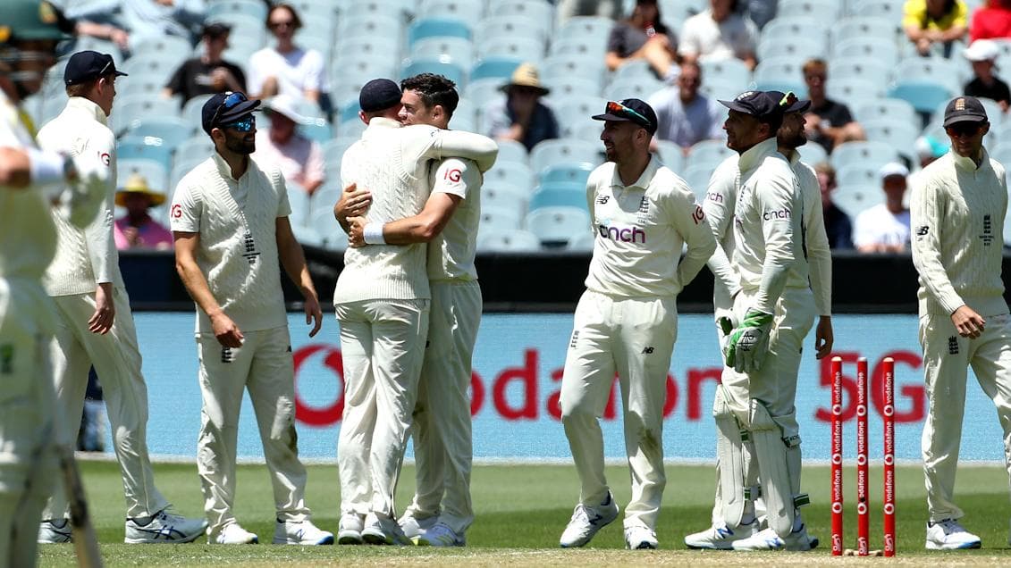 Ashes 2021: দ্বিতীয় দিনে ২৬৭ রানে অলআউট অস্ট্রেলিয়া, দ্বিতীয় ইনিংসে নেমে চার উইকেট হারাল ইংল্যান্ড