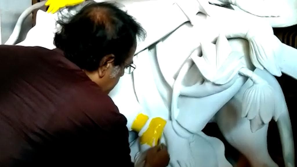 300 crores Puja: করোনা আবহে 'তিনশো কোটির পুজো'? আঁতকে উঠলেন? কারা করছেন, জানেন কী?