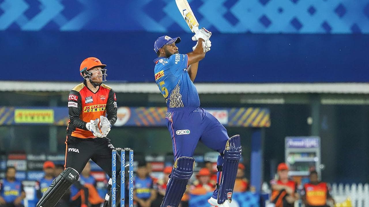IPL 14: क्या मुंबई दे पाएगी हैदराबाद को 171 रनों से मात, जानें क्या है प्लेऑफ का गणित !