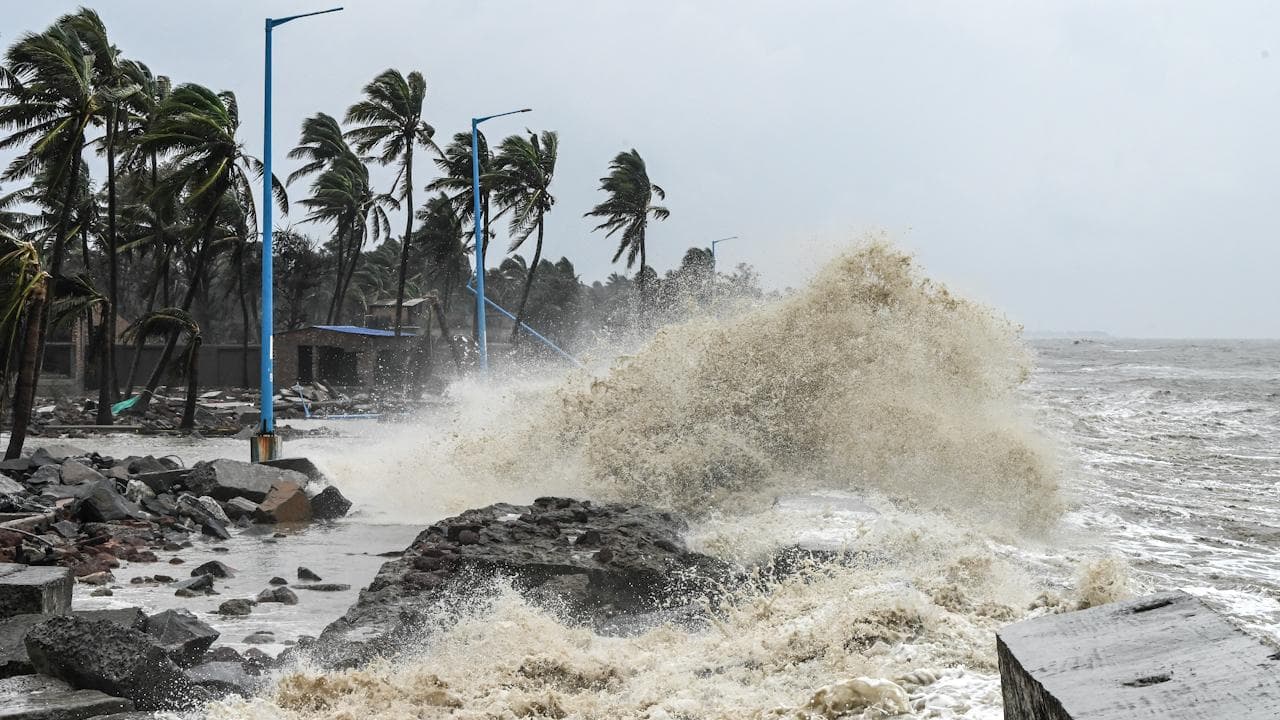 West Bengal Weather Update: বঙ্গোপসাগরে তৈরি হচ্ছে ঘূর্ণিঝড় অশনি, জেনে নিন কবে আছড়ে পড়বে বাংলায়