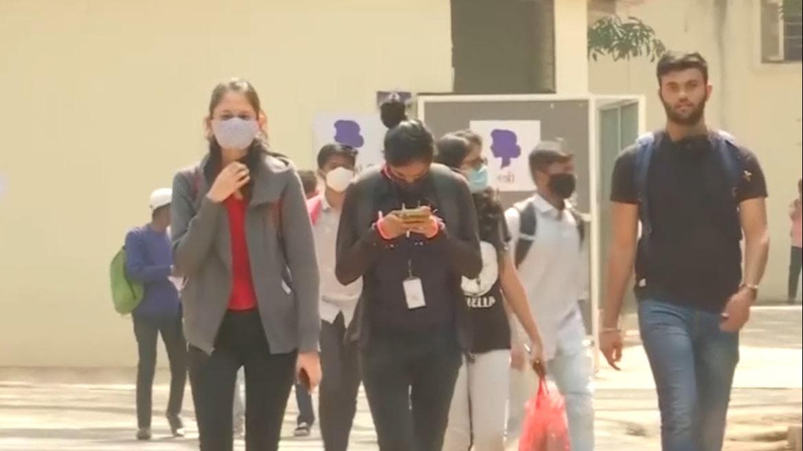 UGC ने असिस्टेंट प्रोफेसरों की भर्ती प्रक्रिया में किया बड़ा बदलाव, जुलाई 2023 तक PhD अनिवार्य नहीं