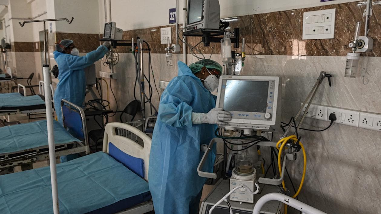 West Bengal Covid: আবার বাংলায় ১০ হাজারের নীচে নামল কোভিড সংক্রমণ, আয়ত্তে এল দৈনিক মৃত্যুর সংখ্যাও