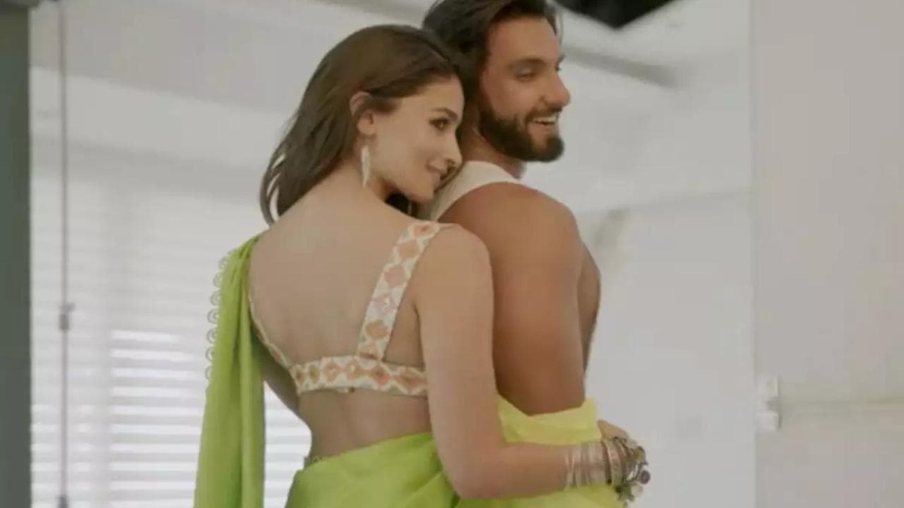 Have Alia and Ranveer said yes to steamy scenes in 'Rocky Aur Rani Ki Prem Kahani'?