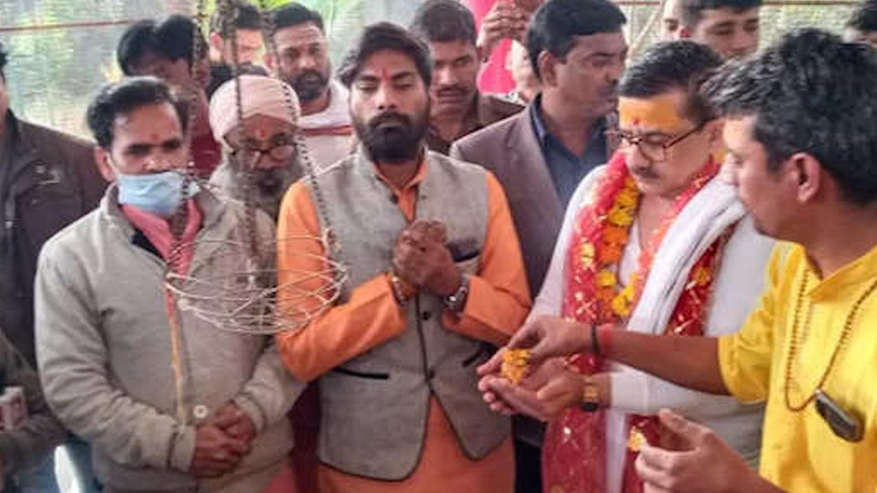 Converts to Hinduism: UP शिया वक्फ बोर्ड के पूर्व चेयरमैन वसीम रिजवी इस्लाम छोड़ बने हिंदू