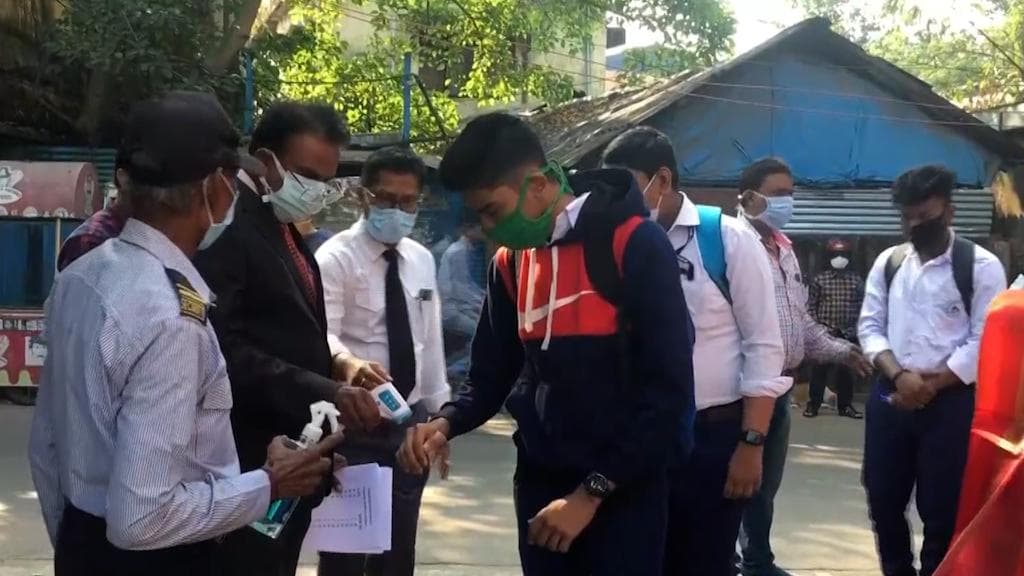 WB School reopening: রাজ্যে ফের নবম-দ্বাদশ শ্রেণির ক্লাস শুরুর সুপারিশ, চিঠি গেল নবান্নে