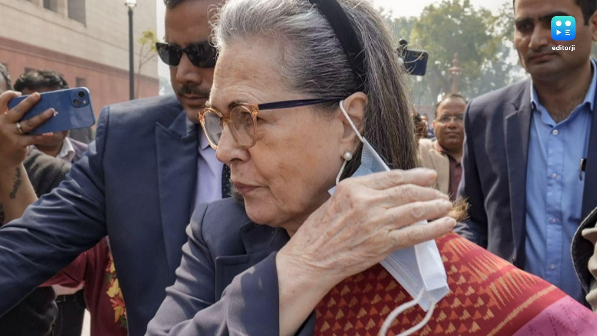 Sonia Gandhi demands govt to conduct population census at earliest