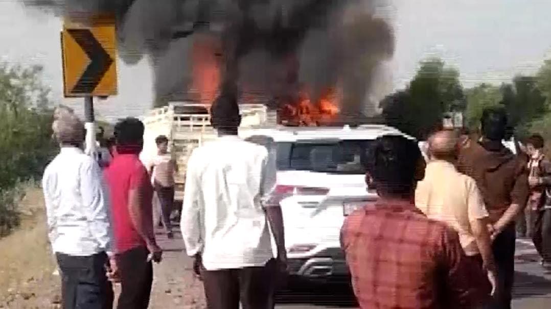 At least 12 burnt to death after bus and truck collide in Rajasthan