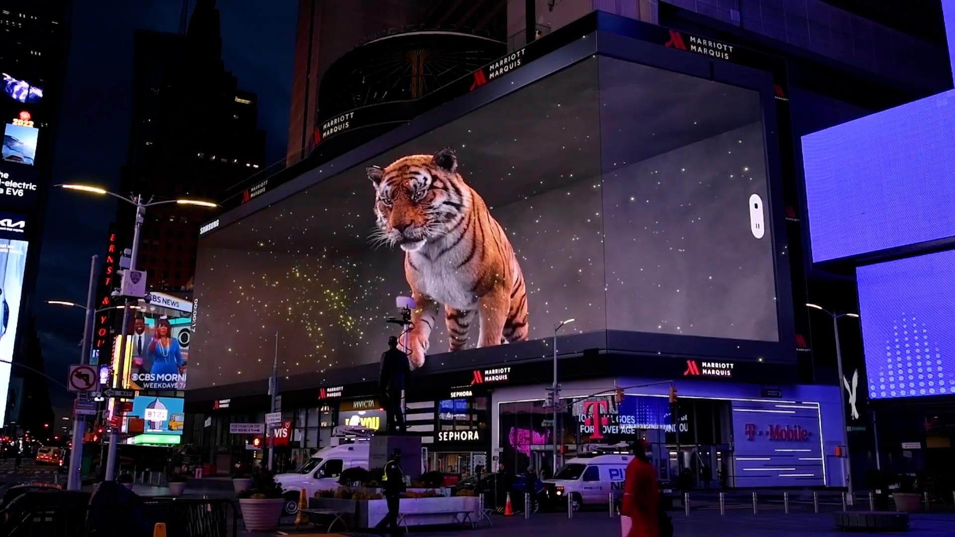 Watch: Samsung’s ‘3D Tiger’ seen in cities around the world ahead of Galaxy Unpacked 2022