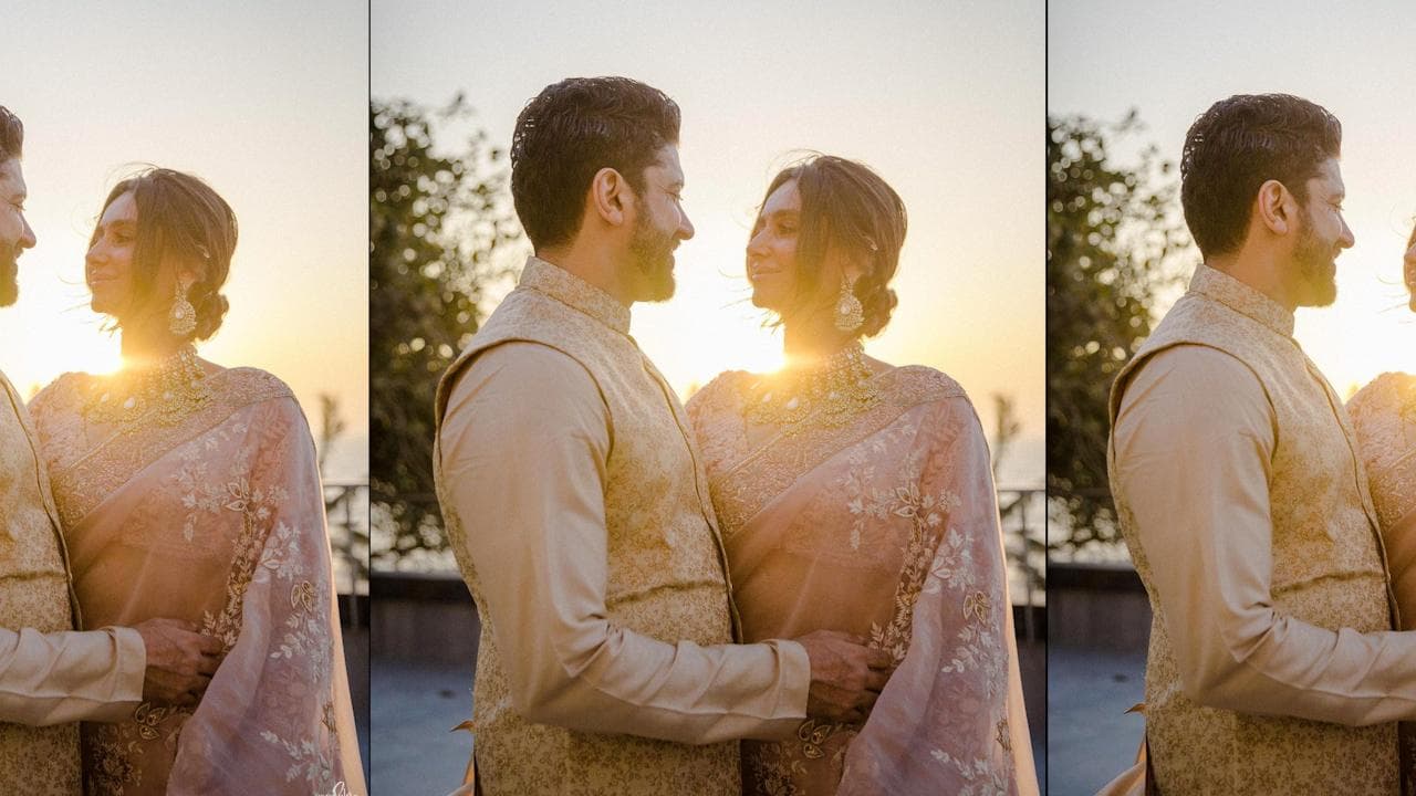 Farhan Akhtar wedding: আলিঙ্গন করছেন ফারহান-শিবানী, সূর্যের আলো স্পর্শ করছে তাঁদের, ছবি দেখে উন্মাদনা