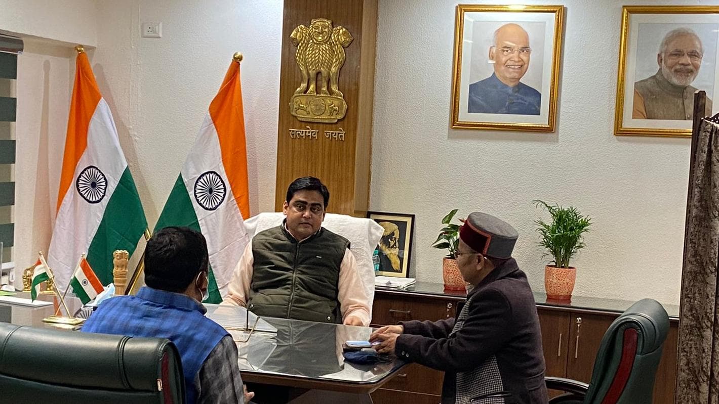 Bengal में बीजेपी से नाराज केंद्रीय मंत्री शांतनु ठाकुर ने छोड़ा पार्टी का व्हाट्सऐप ग्रुप