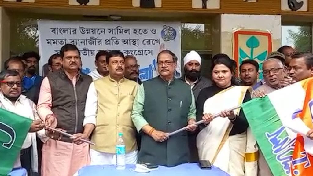 TMC: আসানসোলে কংগ্রেস ছেড়ে তৃণমূলে যোগ দিলেন 'রাহুল গান্ধীর ঘনিষ্ঠ' নেত্রী