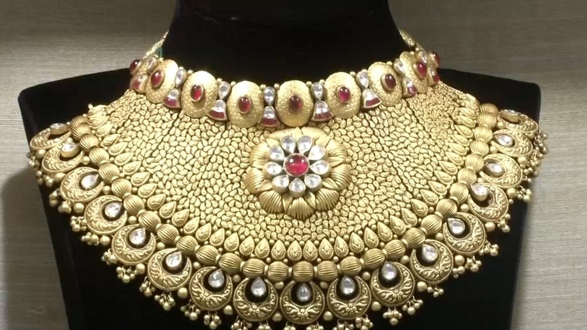 Gold Price: বর্ষবরণের আগে রেকর্ড পতন সোনার দামে