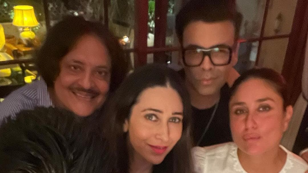 Kareena Kapoor की हाउस पार्टी में पहुंचे करण जौहर, करिश्मा , अमृता अरोड़ा और मनीष मल्होत्रा