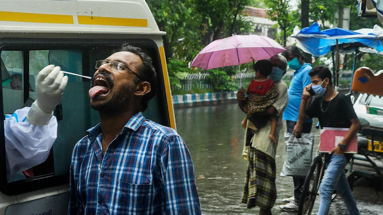 Covid 19 : উদ্বেগজনক দেশের কোভিড গ্রাফ, আক্রান্তের নিরিখে দ্বিতীয় স্থানেই পশ্চিমবঙ্গ