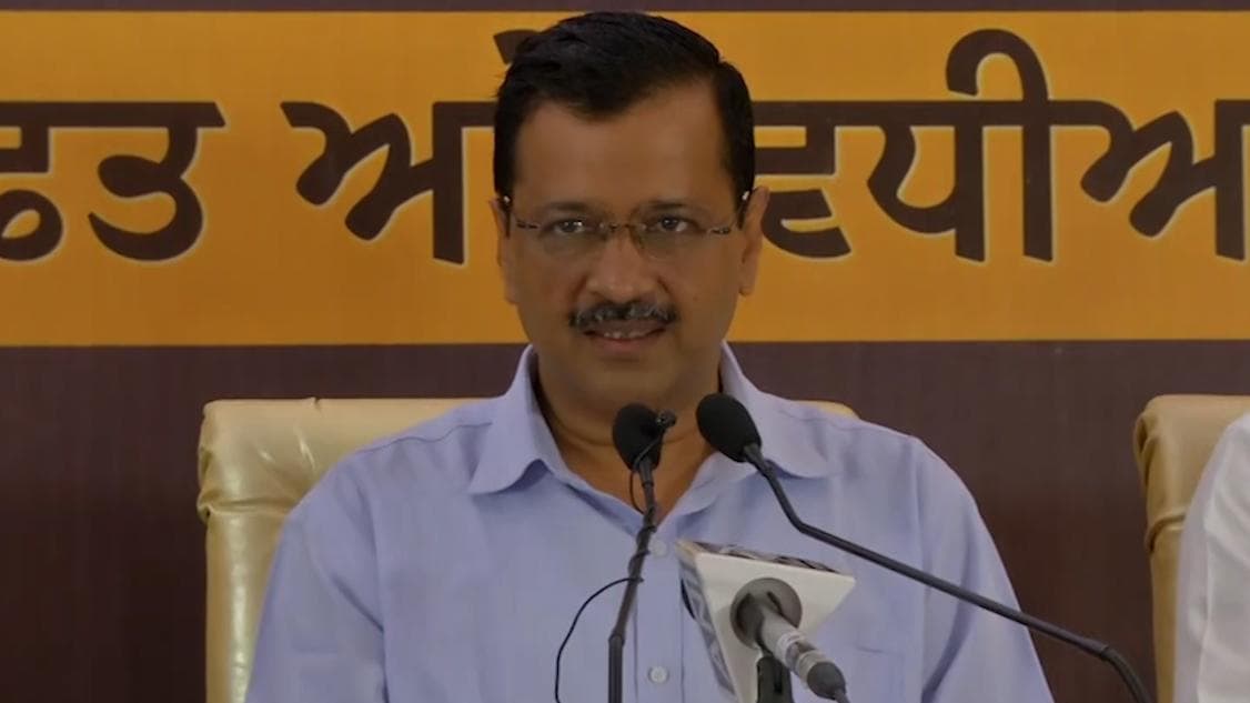 Punjab CM's 'suit-boot' remark aimed at Kejriwal met with sharp retort