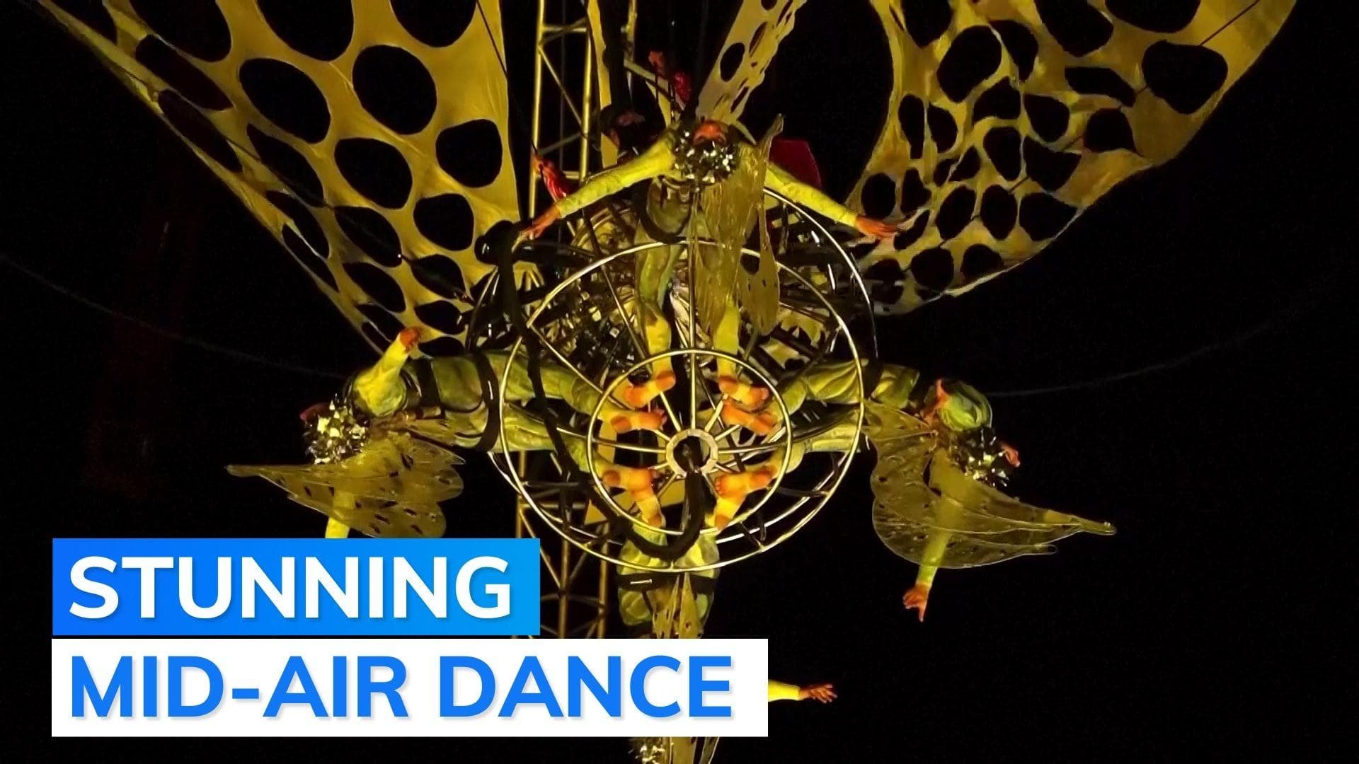 Watch: aerial acrobatic show mesmerizes Chileans