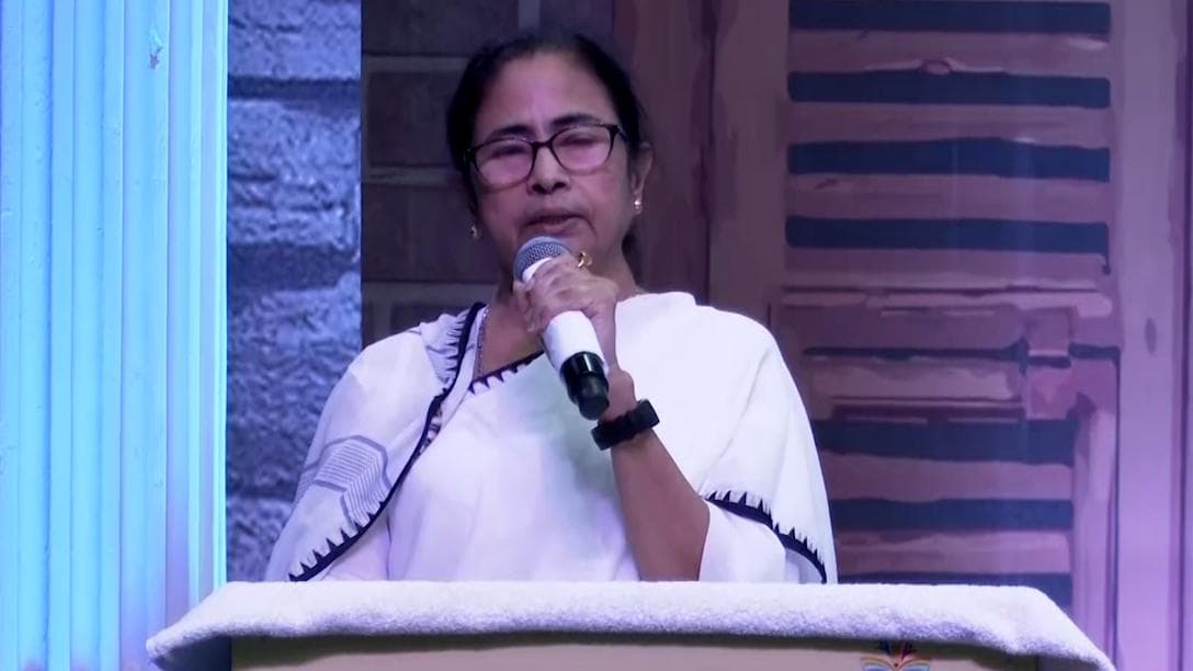 Mamata Banerjee: ইউক্রেন থেকে ফেরা বাংলার পড়ুয়াদের মুখোমুখি মুখ্যমন্ত্রী, শুনবেন যুদ্ধের ভয়ানক অভিজ্ঞতা 