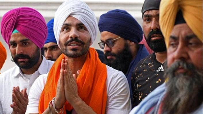 editorji Exclusive | Eyewitness of Deep Sidhu accident: 'He was breathing; truck driver fled'