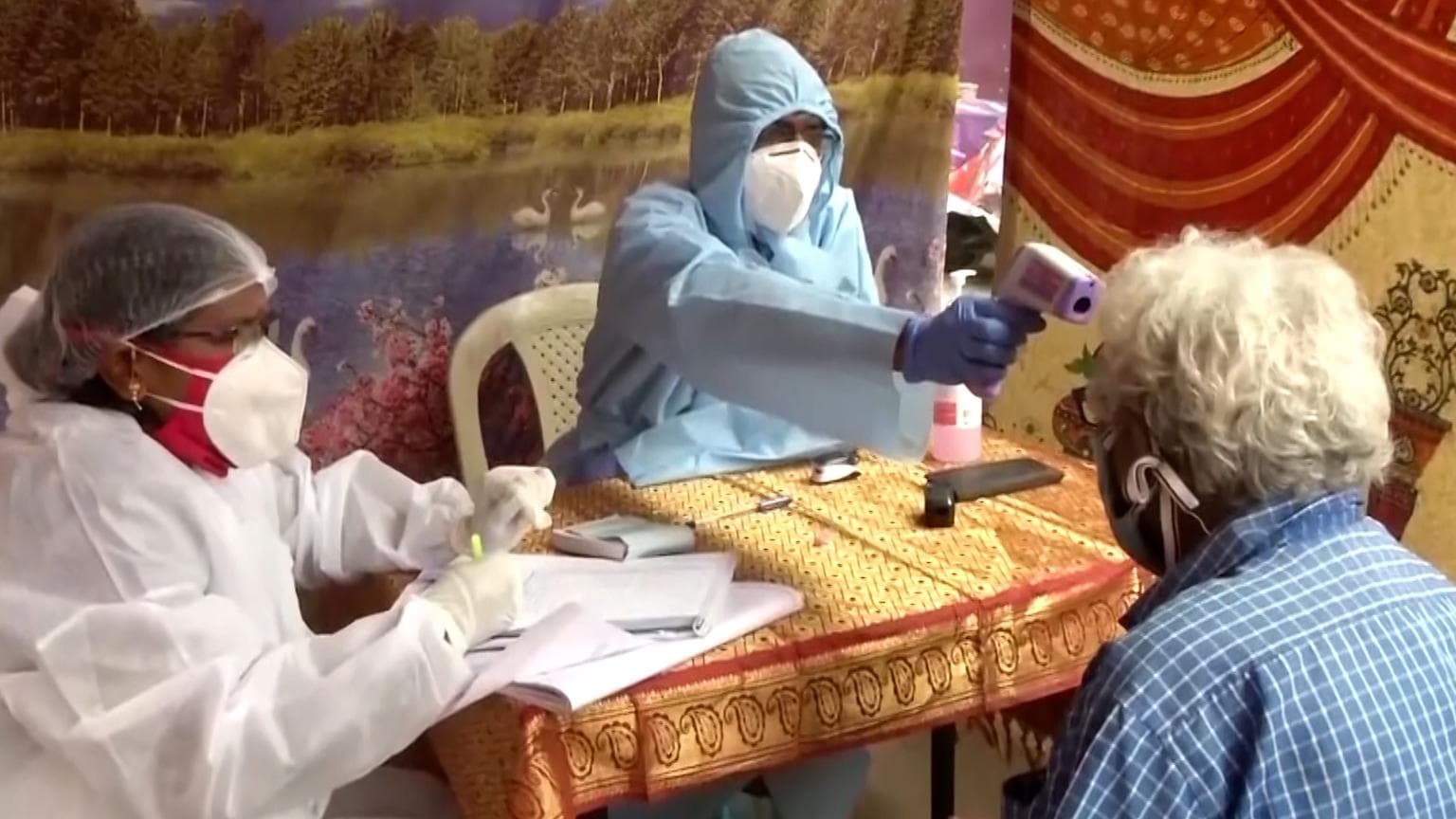 Covid growth rate: সংক্রমণ কি নিয়ন্ত্রণে? পুজোর আগে কি আশার কথা শোনাচ্ছে রাজ্য স্বাস্থ্য দপ্তর?  