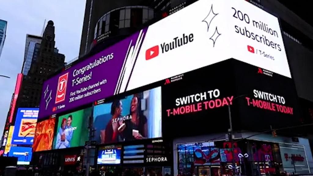 T-series: বর্ষশেষে এল নতুন স্বীকৃতি, নিউ ইয়র্কের টাইমস স্কোয়ারে উদ্ভাসিত হল টি-সিরিজের বিলবোর্ড