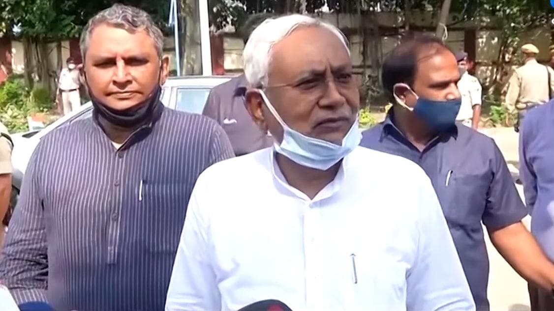 CAG रिपोर्ट में खुलासा, बिहार सरकार ने SC/ST स्कॉलरशिप के फंड को रोड और तटबंध बनाने पर किया खर्च