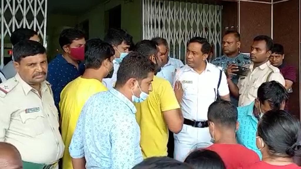 Saltlake School Bus: খাস কলকাতায় 'বারমুডা ট্রায়াঙ্গল রহস্য', দিনদুপুরে উধাও পড়ুয়া সমেত তিনটি স্কুলবাস