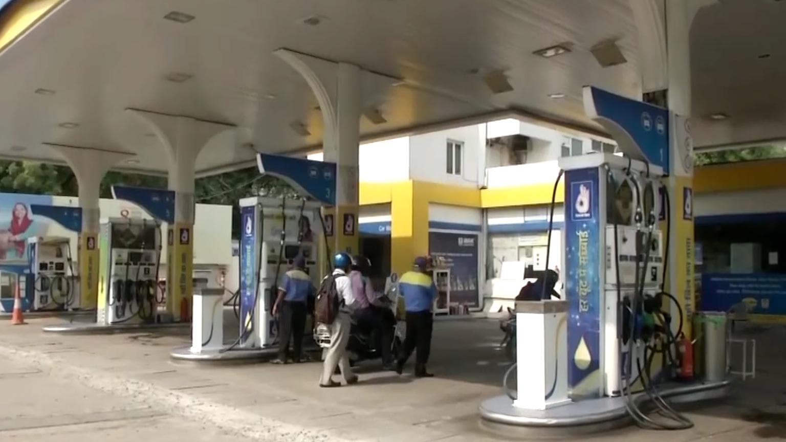 Kolkata Petrol Price: ফের কলকাতায় দাম বাড়ল পেট্রোলের, ডিজেল অপরিবর্তিত