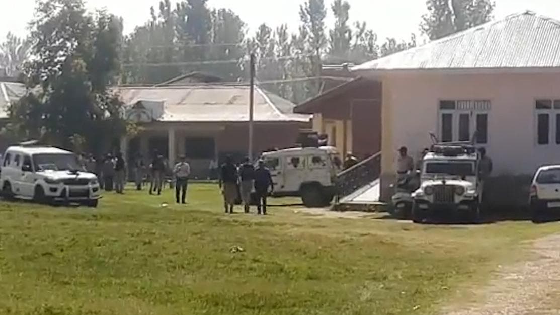 Terrorist Attack: श्रीनगर में आतंकियों का खूनी खेल, दो शिक्षकों की सरेआम हत्या