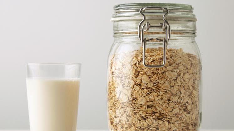 Oat milk recipe: घर पर ही तैयार करें ओट मिल्क, शेफ ने शेयर की आसान रेसिपी
