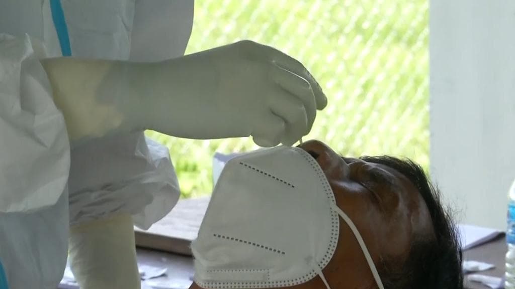 Coronavirus: দীপাবলির আগে রাজ্যে দৈনিক সংক্রমণ ৯০০ ছাড়াল