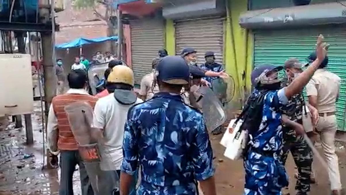 West Bengal Municipal Election: ছাপ্পা, বোমা, ইভিএম ভাঙচুর, শেষ হল পুরভোট