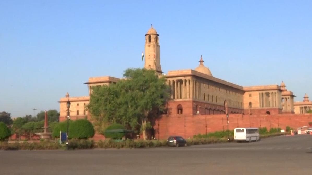 Rashtrapati Bhavan: राष्ट्रपति भवन की सुरक्षा में सेंध, नशे में धुत युवक-युवती अंदर घुसे