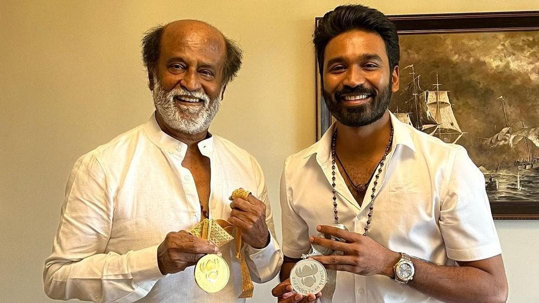 अवार्ड के साथ Dhanush ने ससुर Rajnikanth के साथ शेयर की यादगार तस्वीर, कही ये बात 