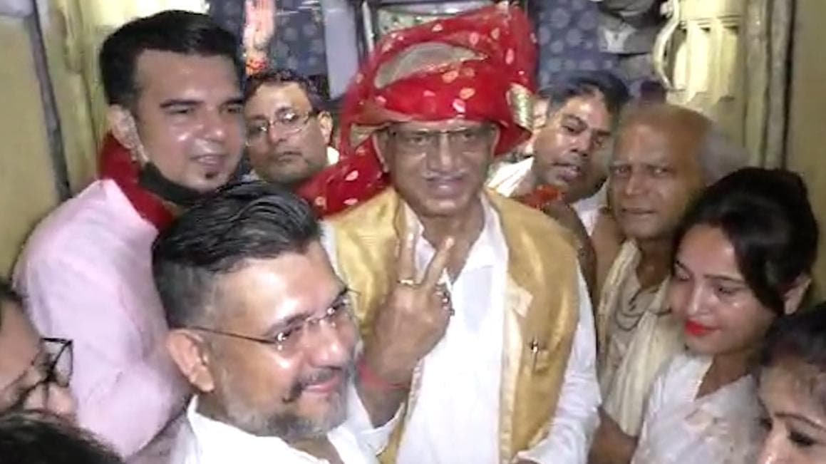 Khardah By-Poll: পুজো দিয়ে খড়দা কেন্দ্রের মনোনয়ন জমা দিলেন শোভনদেব চট্টোপাধ্যায়