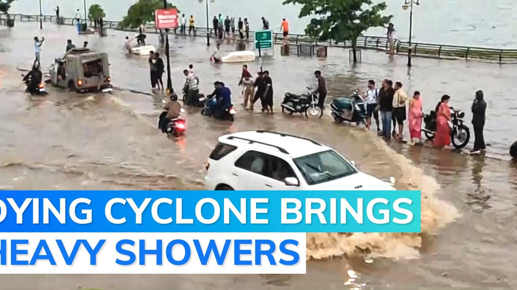 Lake overflows in Rajasthan's Ajmer due to heavy rain, water enters homes