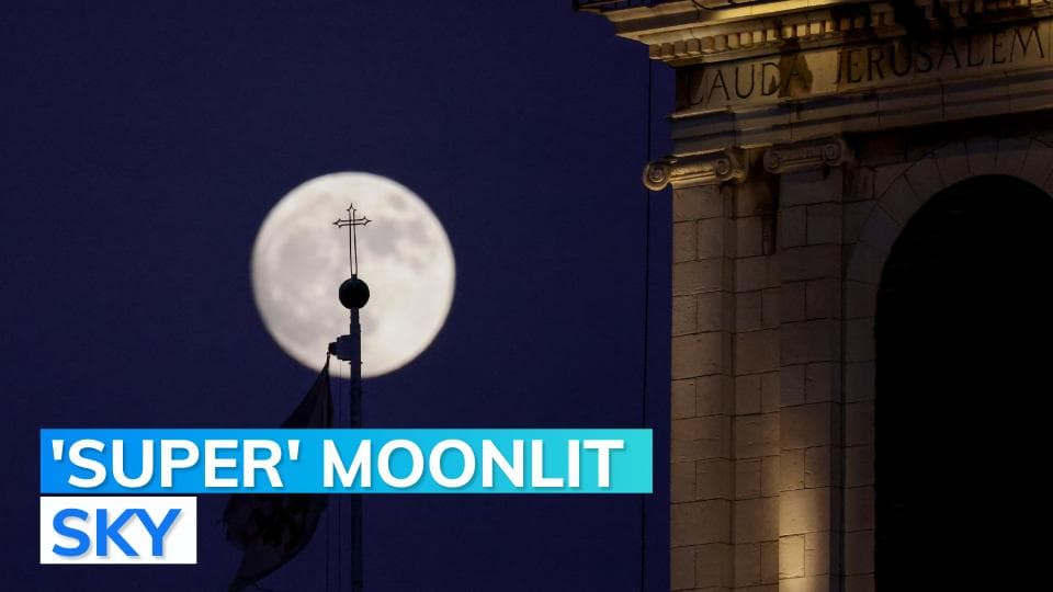 Video: supermoon lit up the skies around the world 