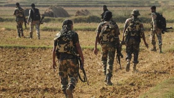 Chhattisgarh के सुकमा में CRPF जवान ने साथियों पर चलाई गोली, 7 को लगी गोली, 4 की मौत
