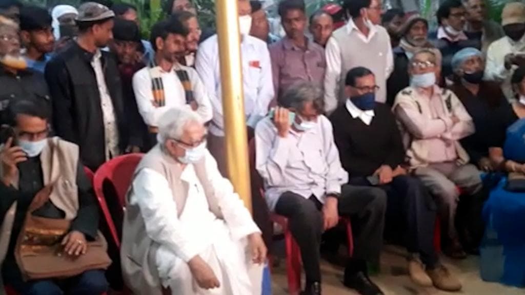 Anish Khan Death: আনিসের বাড়িতে গেলেন বিমান, সূর্যকান্ত-সহ বাম নেতৃত্ব