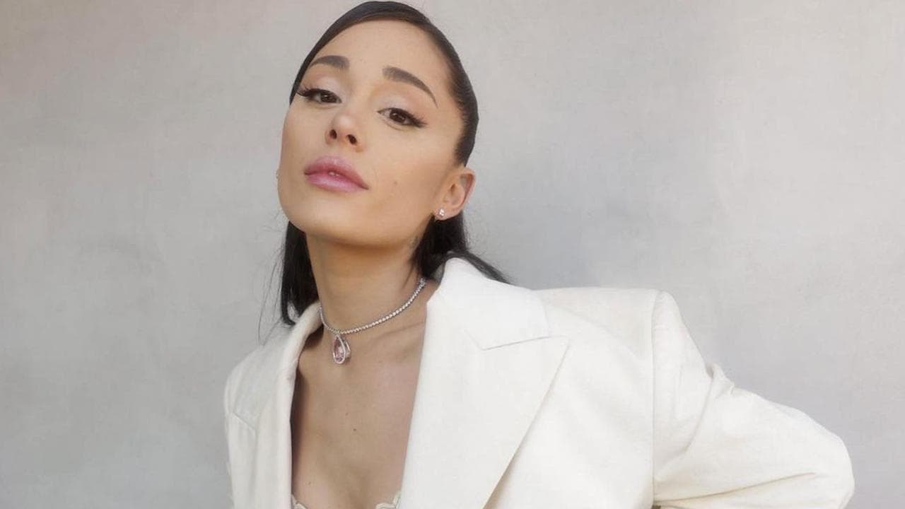 Ariana Grande deletes Twitter account, shares Christmas wishes on Instagram