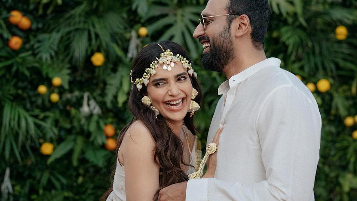 Karishma Tanna ने अपनी पहली रसोई में बनाई मिठाई, फैंस के साथ शेयर किया स्पेशल वीडियो 