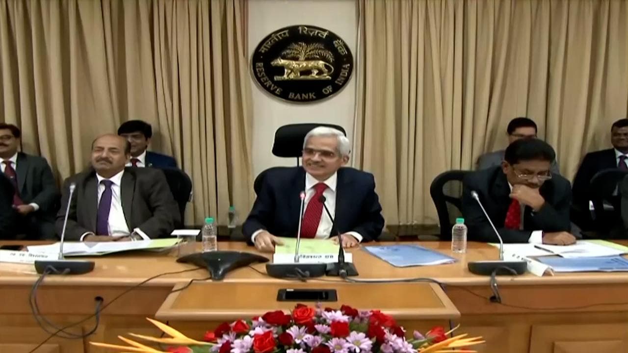 Petrol-Diesel पर एक्साइज ड्यूटी में कटौती से घटेगी महंगाई: RBI गवर्नर