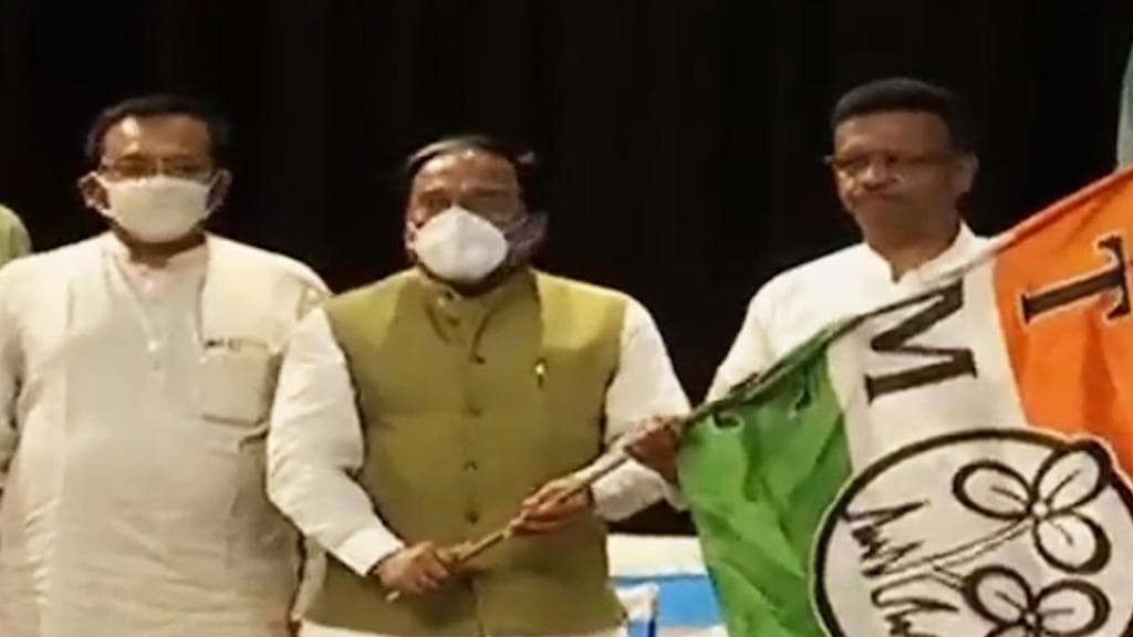 TMC: ফুলবদল জয়প্রকাশের, তৃণমূলে যোগ দিয়েই সহ-সভাপতি বরখাস্ত বিজেপি নেতা