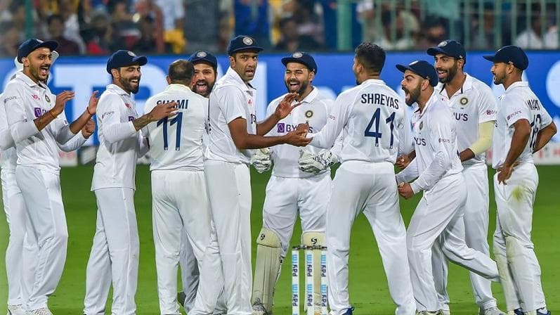 IND vs SL: Iyer की दमदार पारी के बाद चमके गेंदबाज, Team India के नाम रहा डे-नाइट टेस्ट का पहला दिन