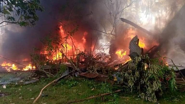 17 dead, 40 rescued after Philippine military plane crashed