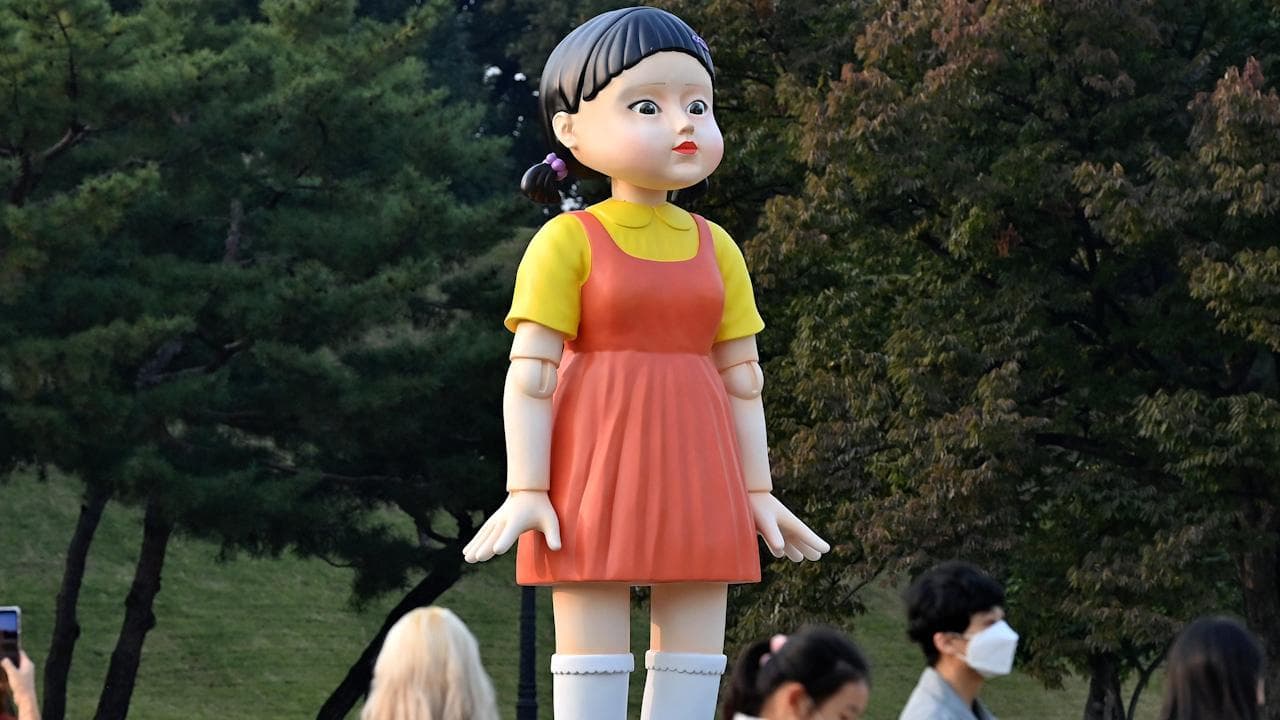 Crowds are thronging to a giant 'Squid Game' doll in Seoul