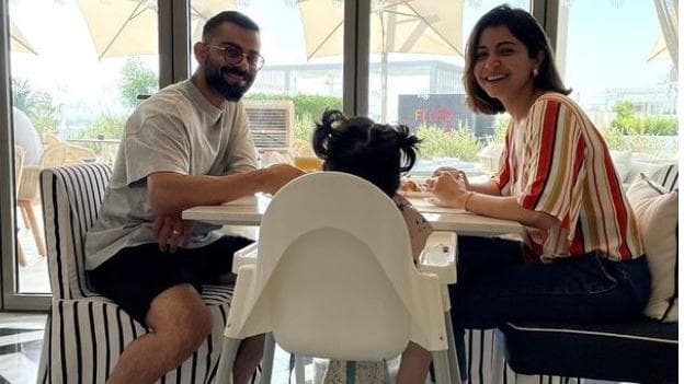 Anushka के बाद अब विराट ने शेयर की वामिका की फोटो, बेटी और पत्नी के साथ नाश्ते का लुत्फ उठाते दिखे 