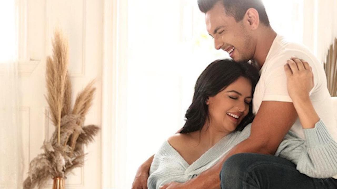 Aditya Narayan reveals his daughter's name with Shweta Agarwal
