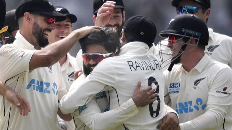 वानखेड़े में गूंजा एजाज पटेल के नाम का शोर, कीवी गेंदबाज ने तोड़ डाला इयान बॉथम का 41 साल पुराना रिकॉर्ड