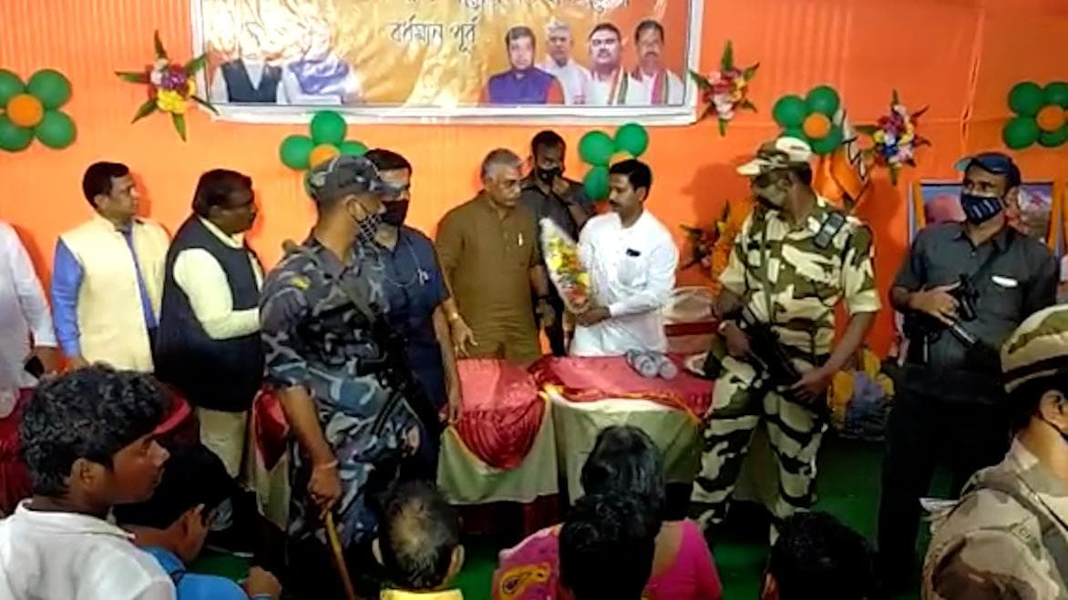 Barddhaman bjp violence: প্রকাশ্যে বিজেপির গোষ্ঠীদ্বন্দ্ব, সুকান্ত-দিলীপের সামনেই চলল মারামারি, হাতাহাতি