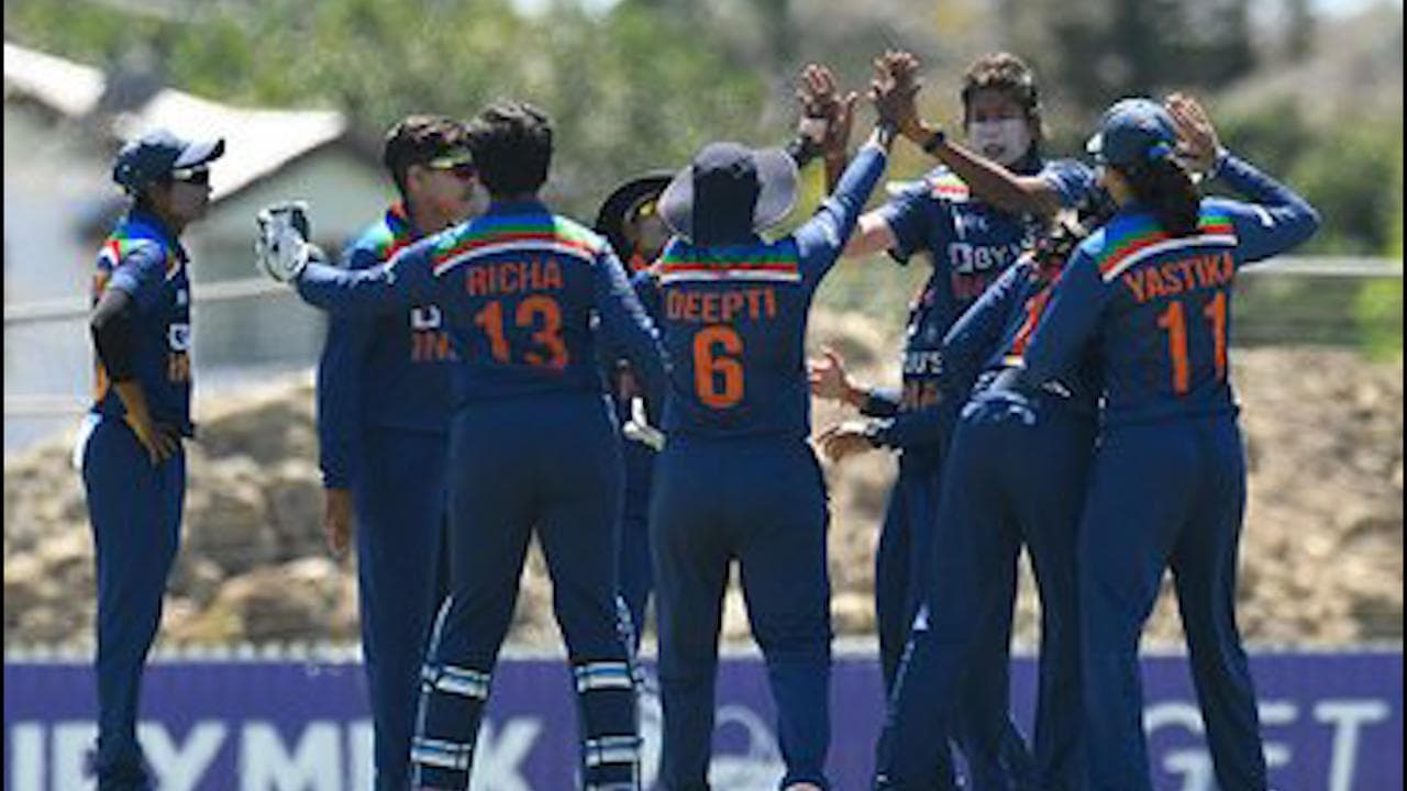 INDW Vs AUSW: भारतीय महिला टीम ने रोका ऑस्ट्रेलिया का विजय रथ, लगातार 26 हार के बाद जीता मैच